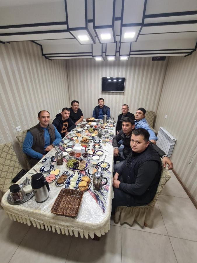Alikhan بخارى المظهر الخارجي الصورة